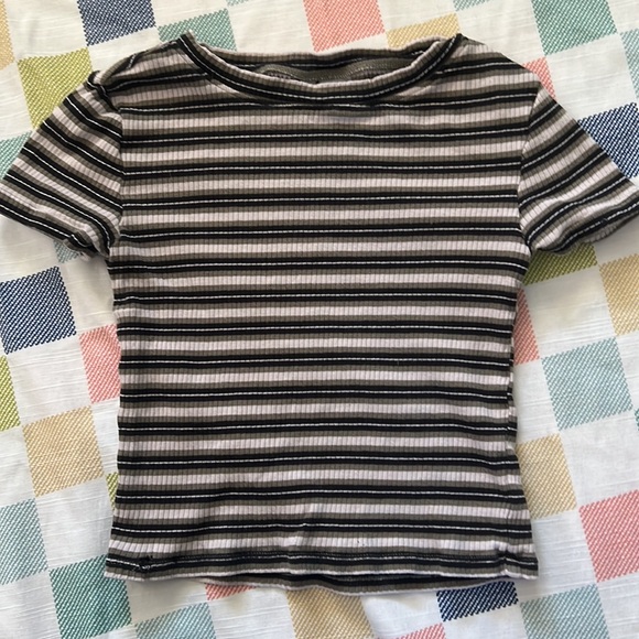 Crop-Top Bundle - Picture 2 of 12